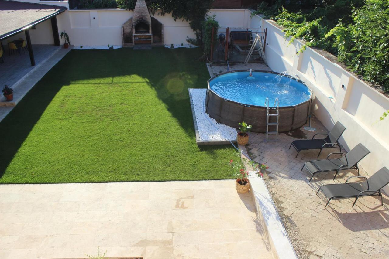 Pretty Garden Villa Orsova Luaran gambar