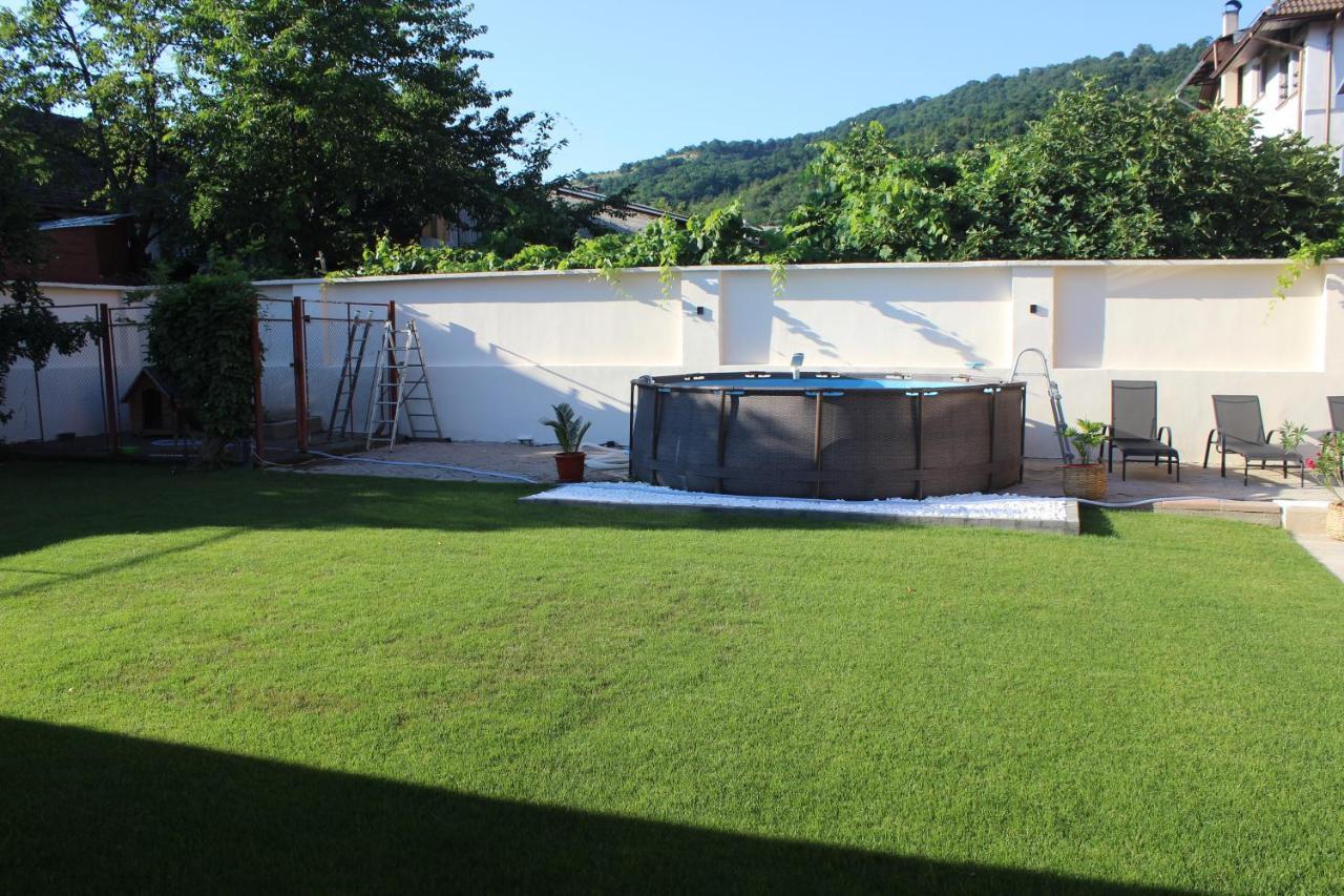 Pretty Garden Villa Orsova Luaran gambar